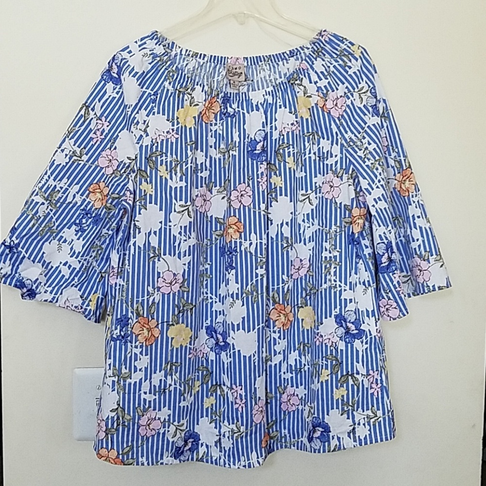 Very cute...light airy Blouse